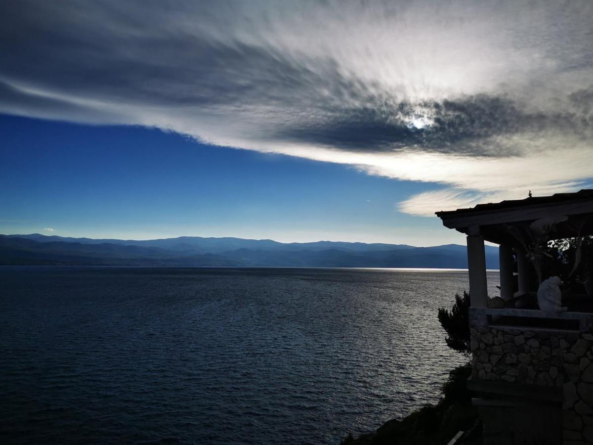 Vila Verbana Apartments Vrbnik  Εξωτερικό φωτογραφία