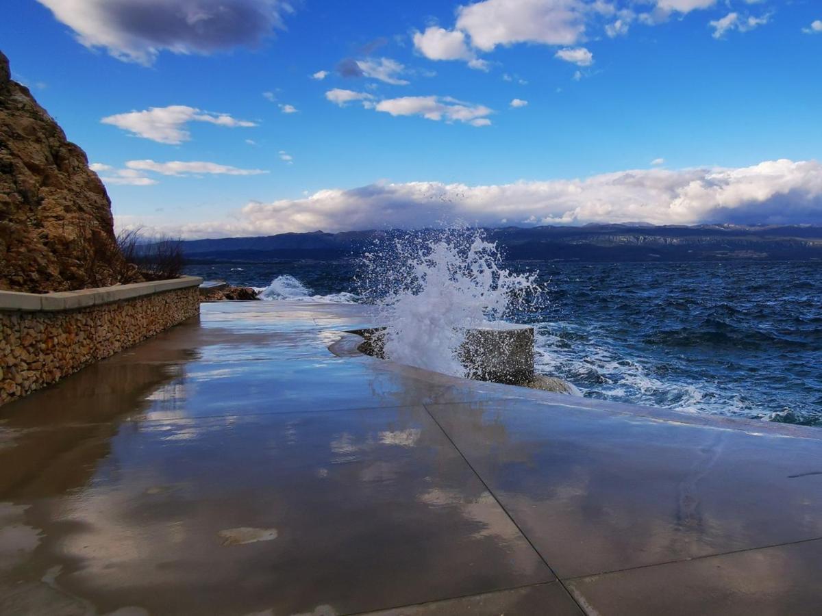 Vila Verbana Apartments Vrbnik  Εξωτερικό φωτογραφία