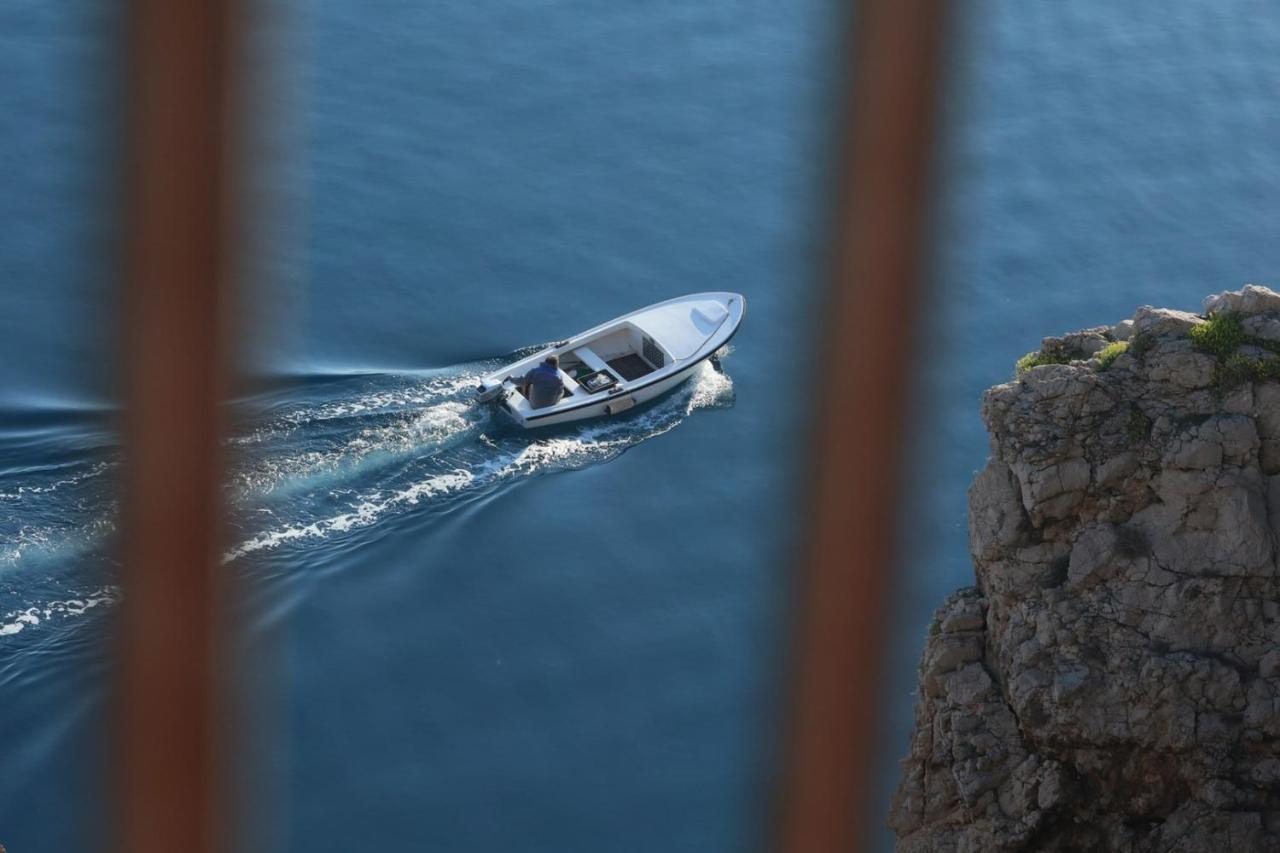 Vila Verbana Apartments Vrbnik  Εξωτερικό φωτογραφία