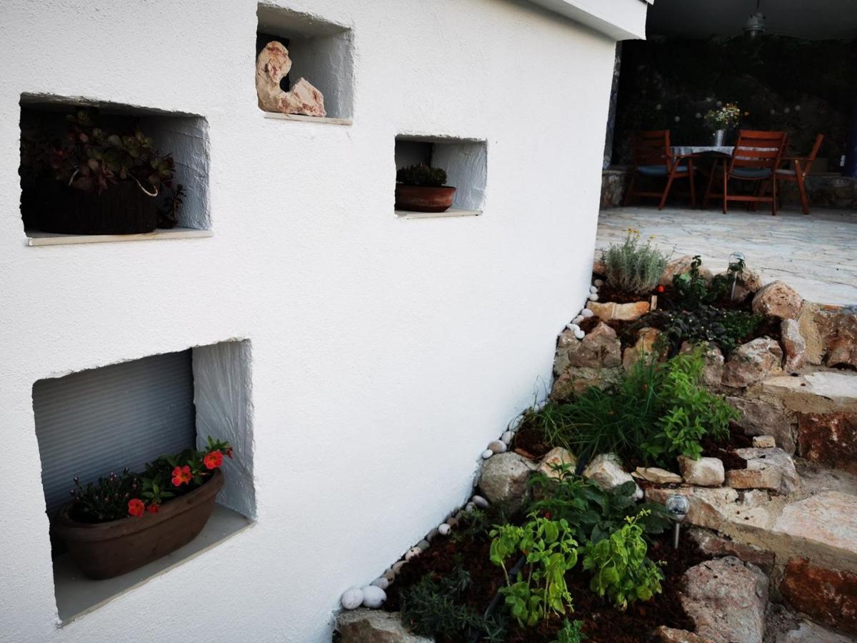 Vila Verbana Apartments Vrbnik  Εξωτερικό φωτογραφία