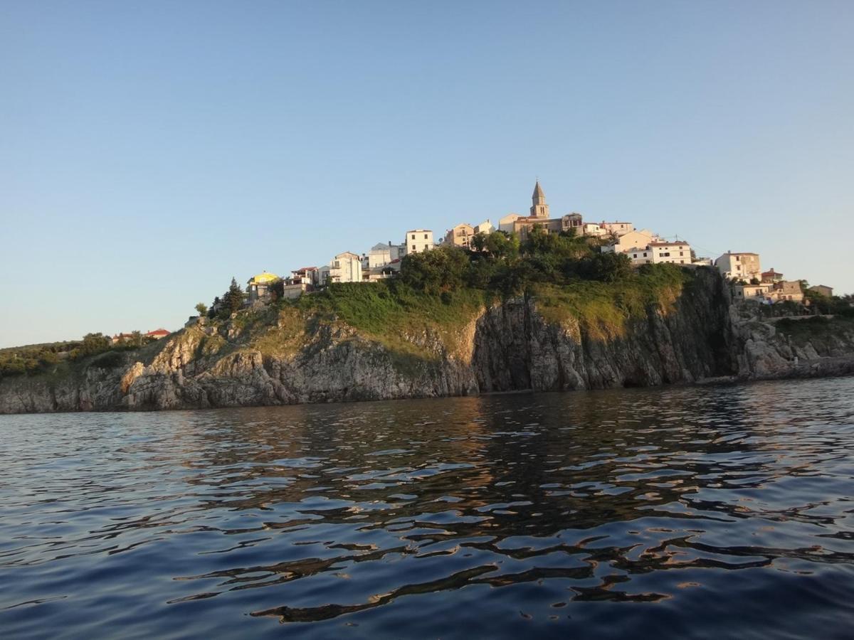 Vila Verbana Apartments Vrbnik  Εξωτερικό φωτογραφία